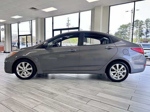 Used 2014 Hyundai Accent GLS w/ Option Group 2 FWD image 4