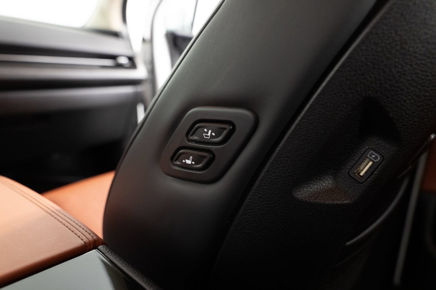 Used 2024 Kia Carnival SX FWD image 43