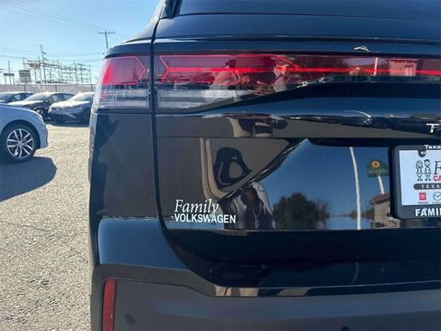 New 2026 Volkswagen Tiguan S FWD image 9