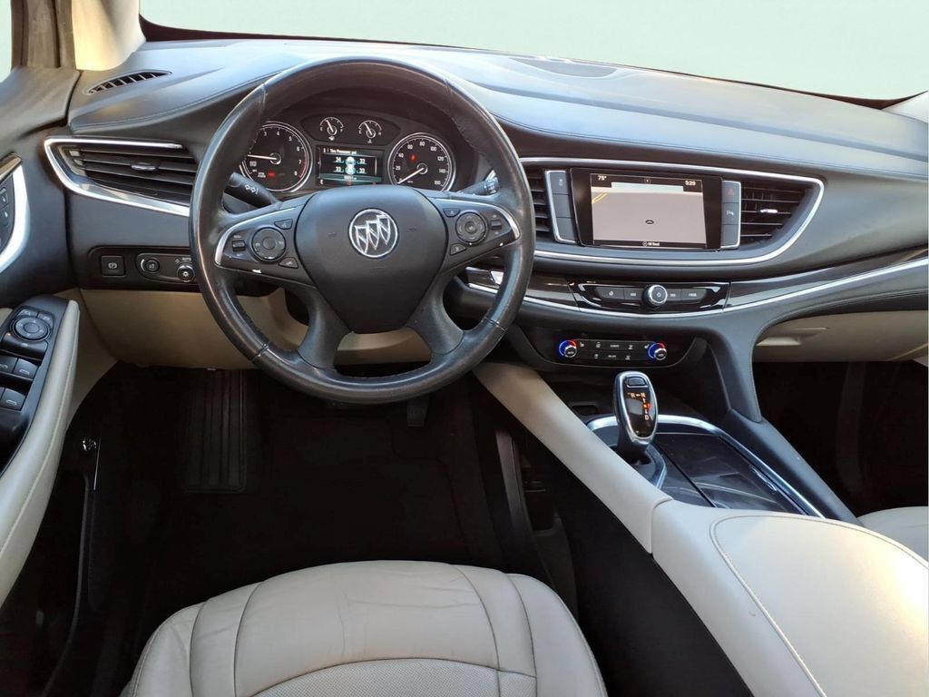 Used 2019 Buick Enclave Essence FWD image 18