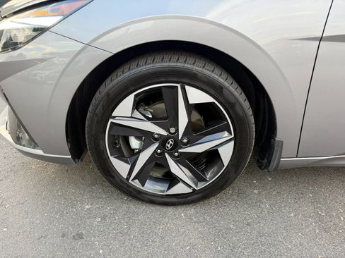Used 2023 Hyundai Elantra Limited FWD image 13