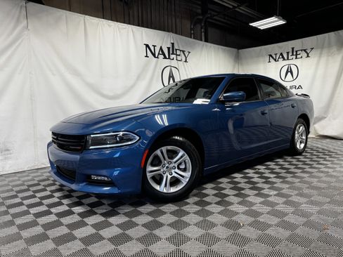 Used 2022 Dodge Charger SXT w/ Driver Convenience Group image 1