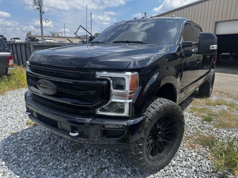 Used 2022 Ford F250 Platinum w/ FX4 Off-Road Package AWD/4WD image 4