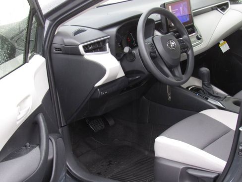New 2026 Toyota Corolla LE FWD image 9