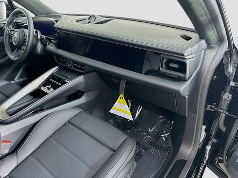 New 2026 Porsche Macan Turbo Electric AWD/4WD image 31