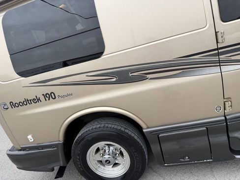 Used 2010 Chevrolet Express 3500 Extended w/ Power Package RWD image 10