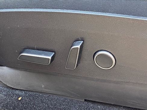 Used 2021 Tesla Model Y Long Range image 10