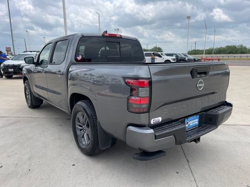 Used 2025 Nissan Frontier SV w/ Tow Package RWD image 5