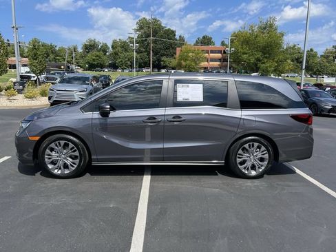 Used 2025 Honda Odyssey Touring image 6
