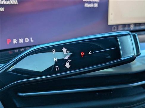 Used 2025 Cadillac Escalade ESV Premium Luxury image 12