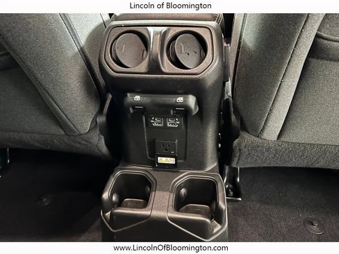 Used 2025 Jeep Wrangler Unlimited Sahara AWD/4WD image 12