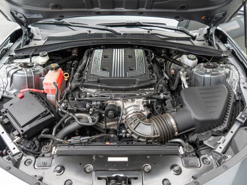 Used 2019 Chevrolet Camaro ZL1 RWD image 40