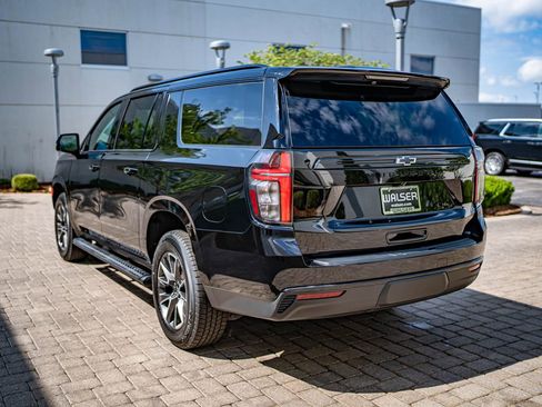 Used 2024 Chevrolet Suburban Z71 w/ Luxury Package AWD/4WD image 7