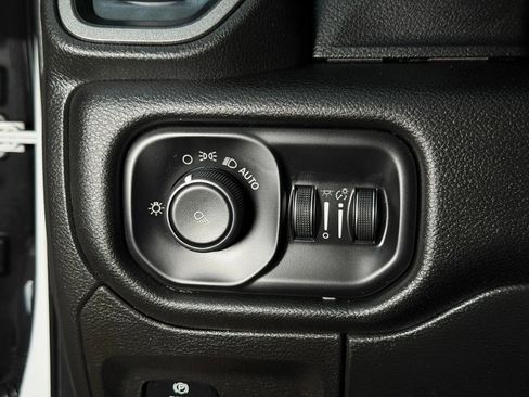 Used 2019 RAM 1500 Tradesman AWD/4WD image 28