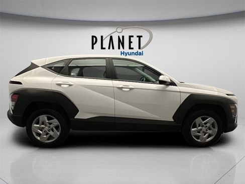 Certified 2025 Hyundai Kona SE image 8