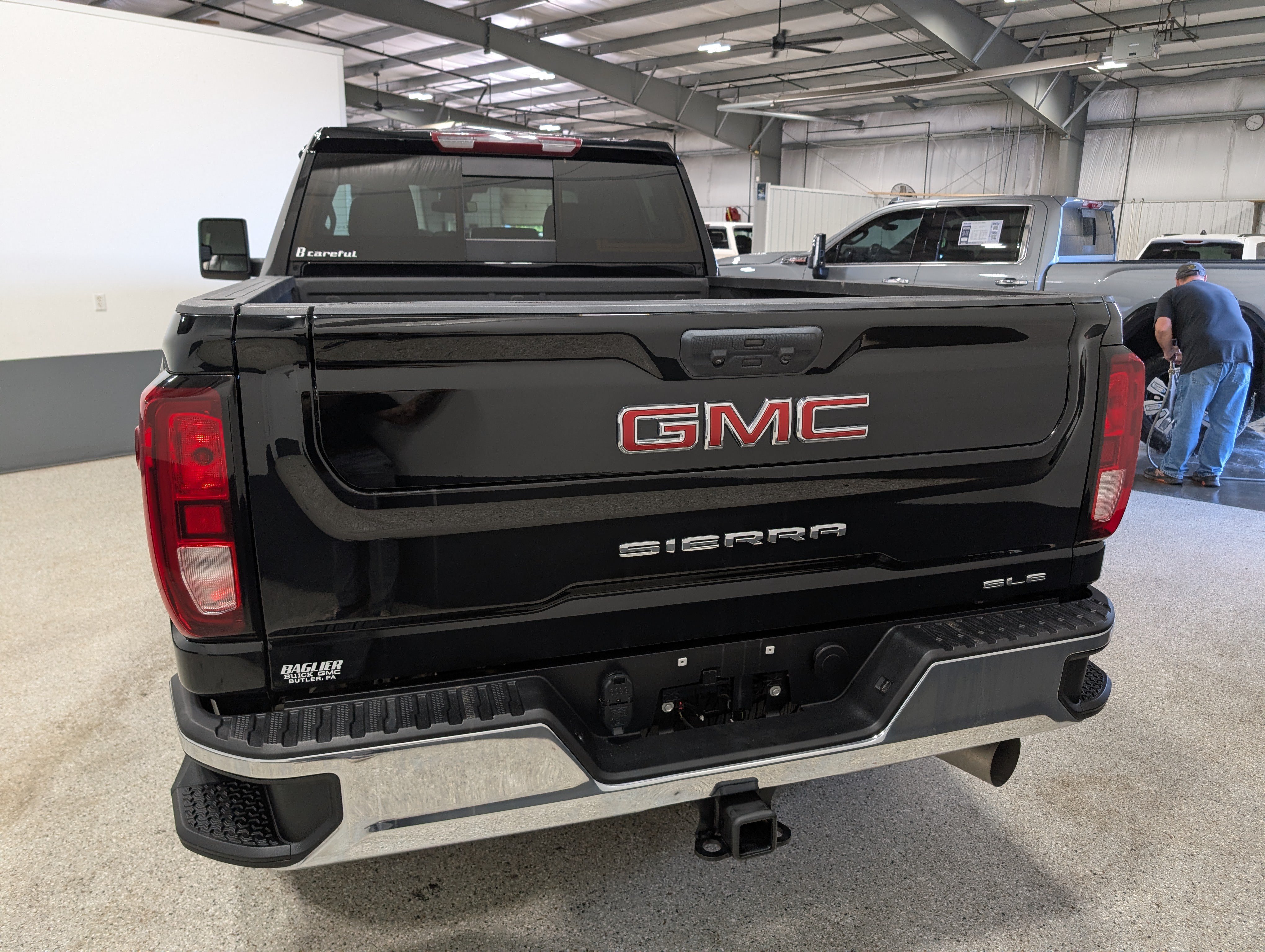 Used 2025 GMC Sierra 2500 SLE w/ Preferred Package AWD/4WD image 4