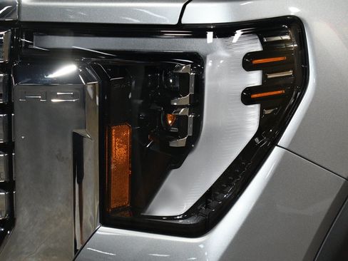 Used 2024 GMC Sierra 2500 Denali w/ Denali Reserve Package AWD/4WD image 57