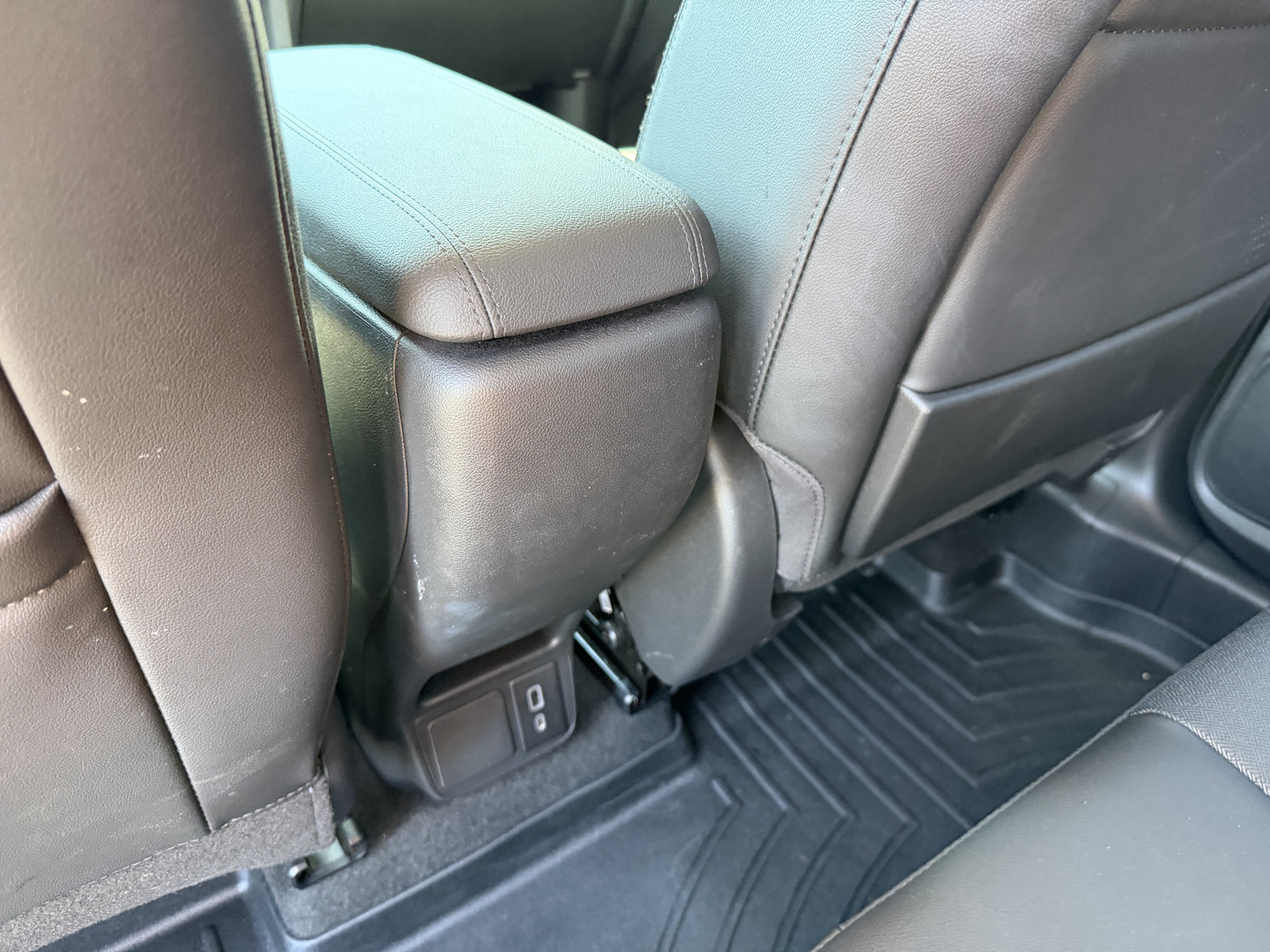 Used 2022 Buick Encore GX Preferred w/ Sport Touring Package FWD image 19
