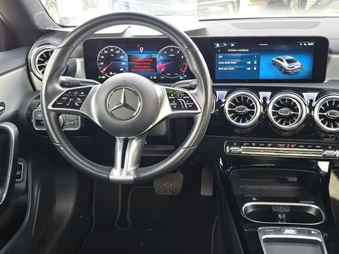 Used 2025 Mercedes-Benz CLA 250 4MATIC image 11