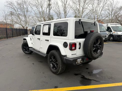 Used 2023 Jeep Wrangler Altitude image 5