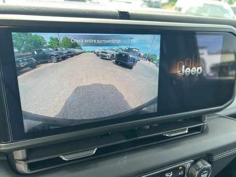 Used 2025 Jeep Wrangler Unlimited Sahara w/ Safety Group AWD/4WD image 25