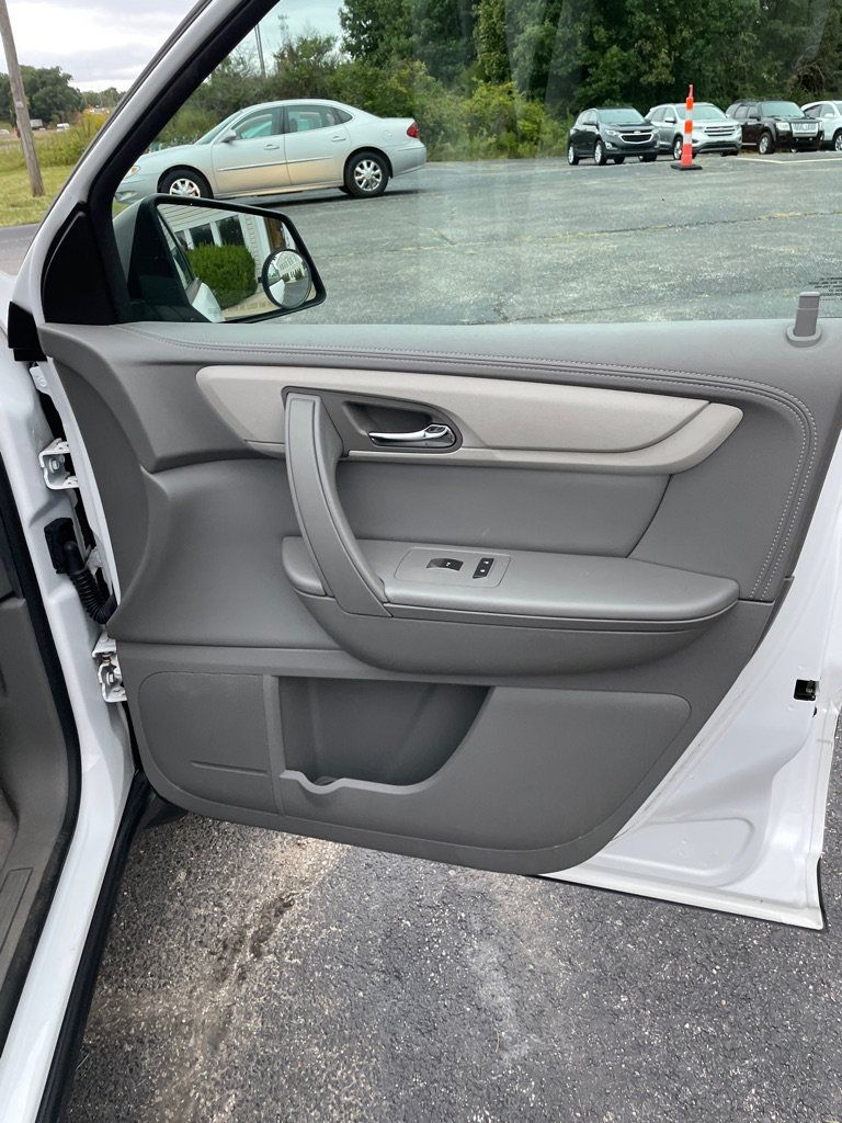 Used 2017 Chevrolet Traverse LS FWD image 24