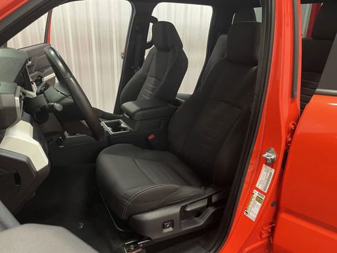 Used 2024 Toyota Tacoma TRD Off-Road AWD/4WD image 36