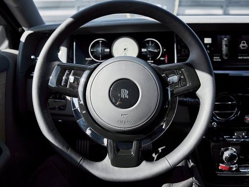 Used 2025 Rolls-Royce Phantom Sedan RWD image 67