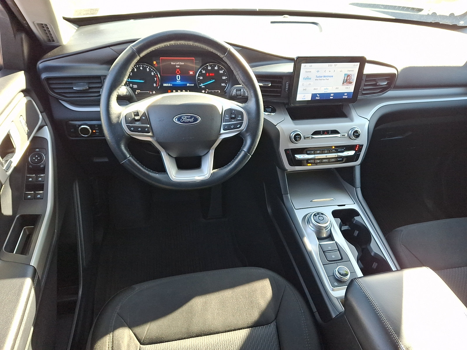 Used 2023 Ford Explorer XLT AWD/4WD image 12