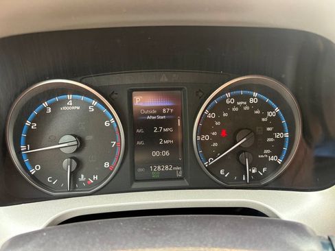 Used 2018 Toyota RAV4 LE w/ All Weather Liner Package FWD image 19