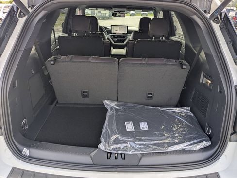New 2026 Ford Explorer Platinum RWD image 13