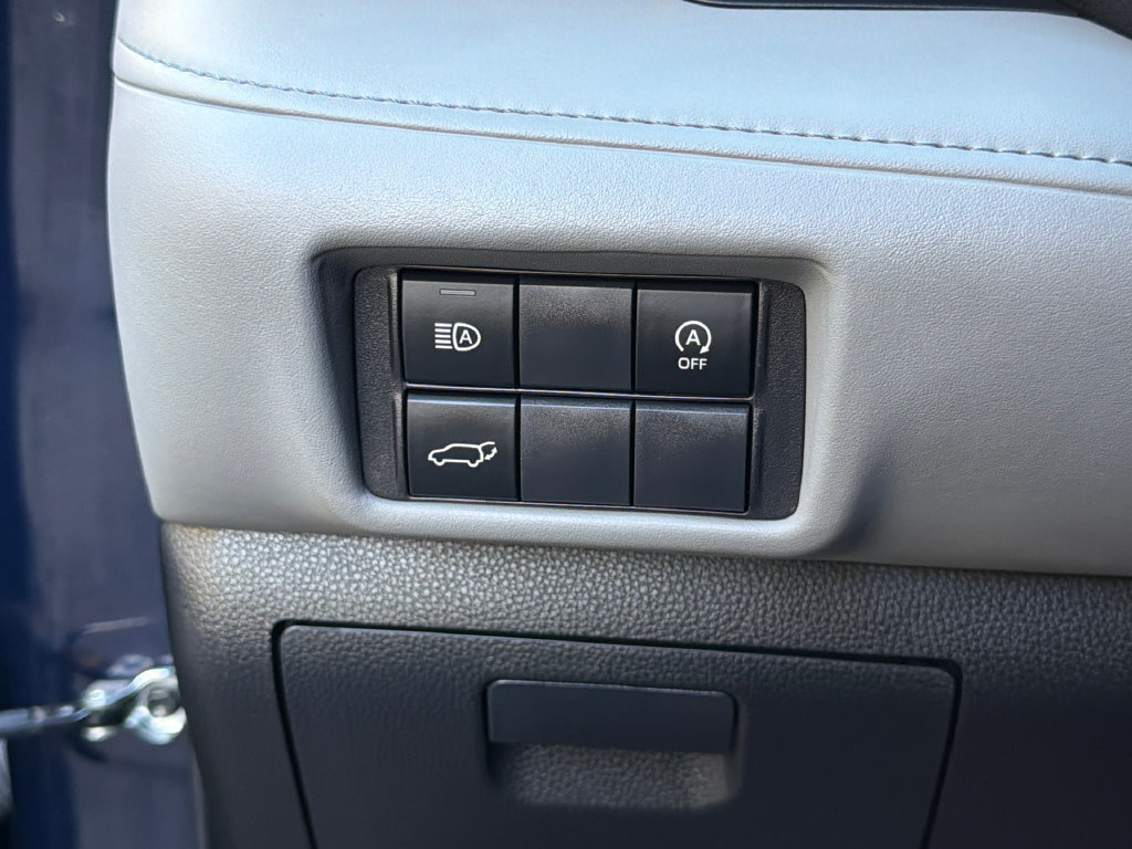 Used 2023 Toyota Highlander XLE AWD/4WD image 26
