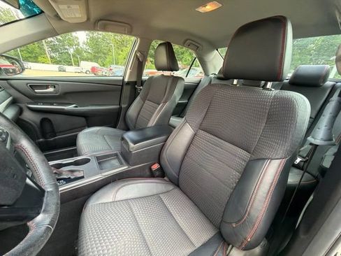 Used 2015 Toyota Camry SE FWD image 22