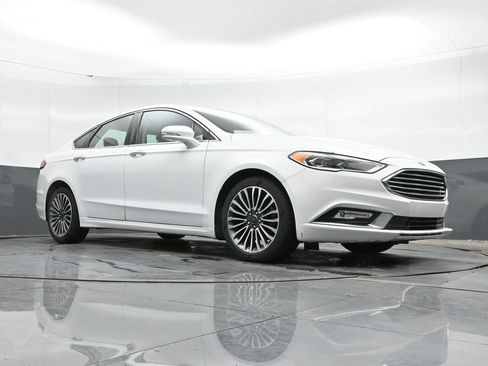 Used 2017 Ford Fusion SE w/ Fusion SE Technology Package FWD image 43