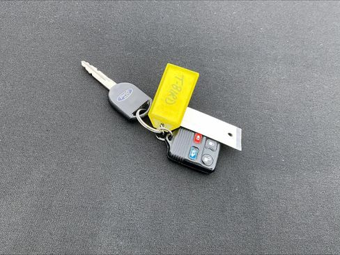 Used 2004 Ford Thunderbird Deluxe image 13