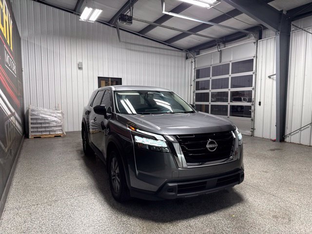 Used 2024 Nissan Pathfinder S FWD image 12