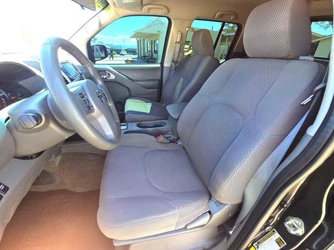 Used 2017 Nissan Frontier SV AWD/4WD image 9