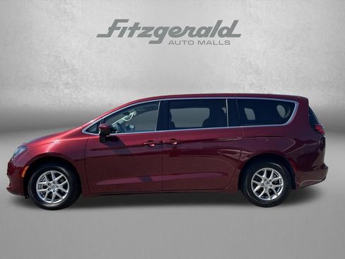 Used 2023 Chrysler Voyager LX FWD image 8