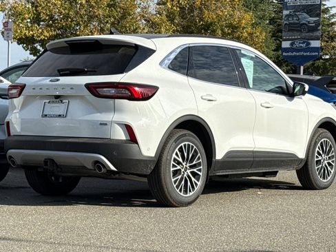 Used 2024 Ford Escape SE w/ PHEV Premium Package image 4