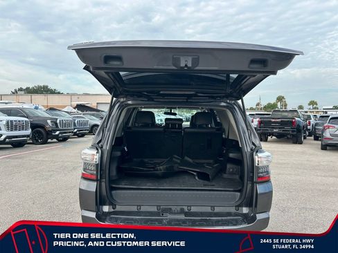 Used 2019 Toyota 4Runner SR5 AWD/4WD image 10