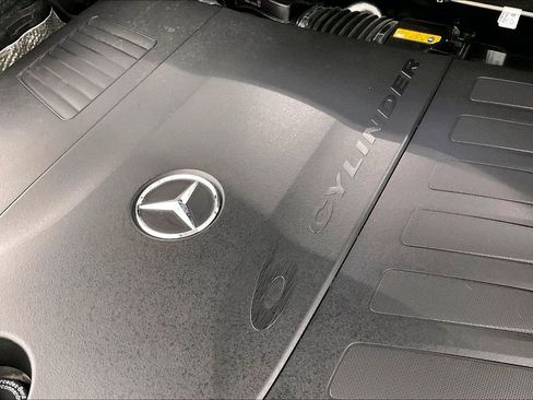 Used 2026 Mercedes-Benz GLS 450 4MATIC image 32