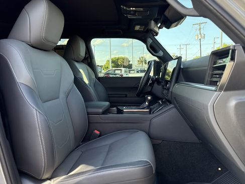 Used 2025 Lexus GX 550 image 34