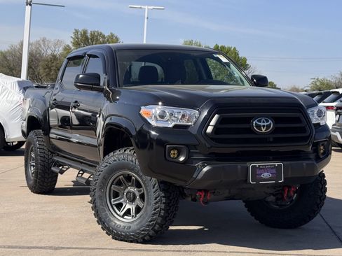 Used 2023 Toyota Tacoma SR image 2
