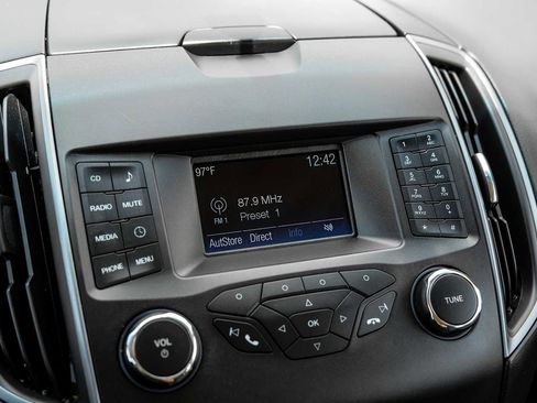 Used 2017 Ford Edge SE image 26