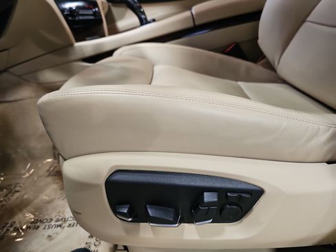 Used 2013 BMW 750Li image 29