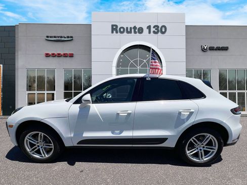 Used 2024 Porsche Macan AWD/4WD image 5