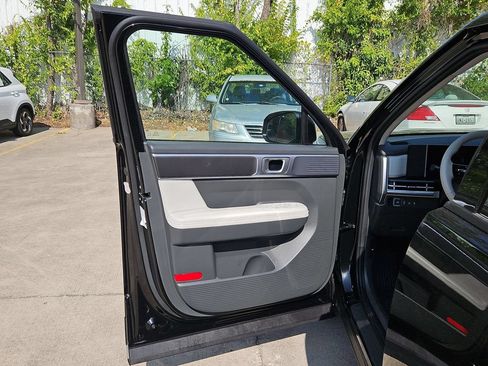 Used 2025 Hyundai Santa Fe SEL FWD image 11