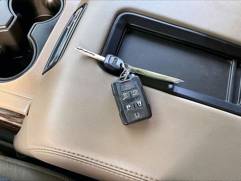 Used 2020 GMC Yukon SLT w/ HD Trailering Package image 15