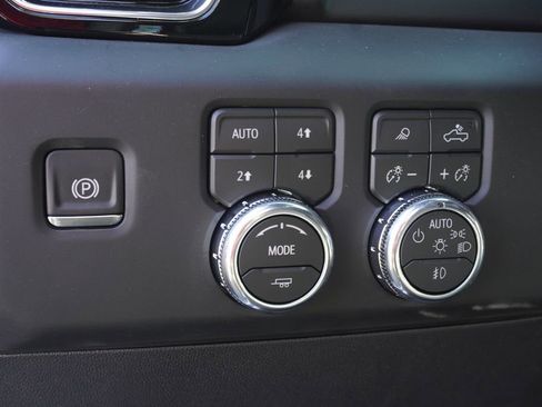 New 2026 GMC Sierra 1500 Denali w/ LPO, Black Badging Package image 18