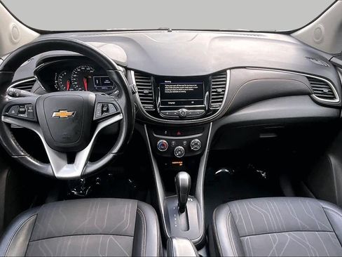 Used 2019 Chevrolet Trax LT w/ LT Convenience Package FWD image 16